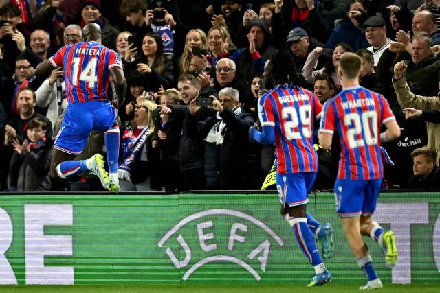 Crystal Palace's French striker #14 Jean-Philippe Mateta celebrates scoring the team's first goal during the UEFA Conference quarter final first-leg football match between Crystal Palace and ACF Fiorentina at Selhurst Park in London on April 9, 2026. (Photo by Ben STANSALL / AFP)