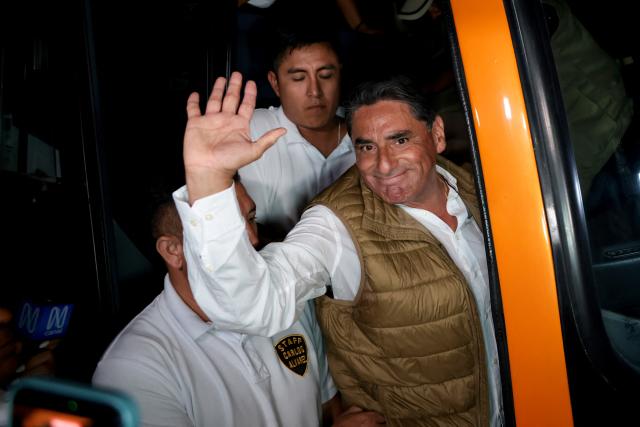 Peru's presidential candidate Carlos Alvarez, for the Pais Para Todos party, waves to supporters during his closing campaign rally in Lima on April 9, 2026. Peru will hold presidential elections on April 12. (Photo by Connie FRANCE / AFP)
