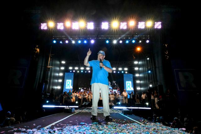 Peru's presidential candidate Rafael Lopez Aliaga, for the Renovacion Popular party, speaks to supporters during his closing campaign rally in Lima on April 9, 2026. Peru will hold presidential elections on April 12. (Photo by Luis ROBAYO / AFP)