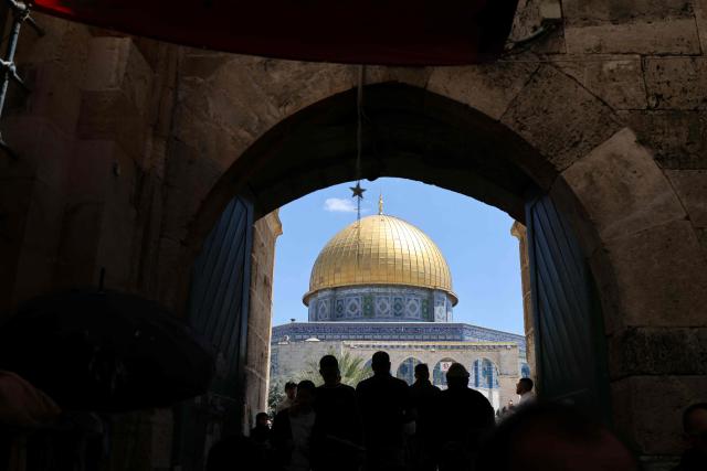 Muslims arrive in the grounds of the Dome of the Rock at the Al-Aqsa Mosque compound prior to Friday noon prayers, following 40 days of closure by the Israeli authorities, in Jerusalem's Old City on April 10, 2026. The Al-Aqsa Mosque was reopened to Muslim worshippers on April 9, 2026, following a 40-day closure since the US-Israel war with Iran began on February 28. Jerusalem's Old City contains major holy sites for all three Abrahamic religions, which had been shuttered since the start of the war sparked by the US-Israeli attack on Iran. (Photo by AHMAD GHARABLI / AFP) / 