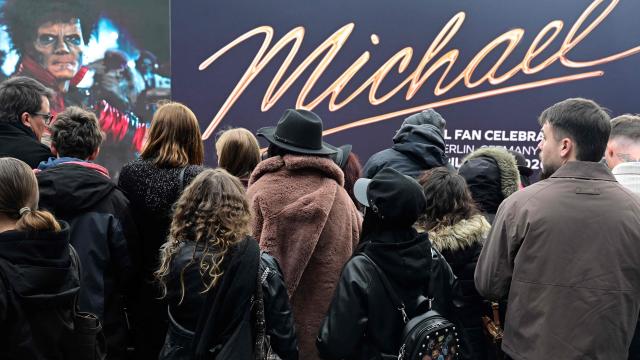 Fans wait for guests to arrive on the red carptet for the world premiere of the Michael Jackson biopic "Michael" at the Uber Eats Music Hall in Berlin on April 10, 2026. Thousands of Michael Jackson fans converged on April 10, 2026 to Berlin before the world premiere of the biopic on the king of pop, despite the accusations of paedophilia that still target the artist. (Photo by John MACDOUGALL / AFP)