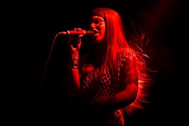 English songwriter Greentea Peng performs on stage during the Queremos music festival at the Circo Voador in Rio de Janeiro, Brazil on April 10, 2026. (Photo by Pablo PORCIUNCULA / AFP)