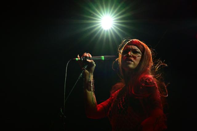 English songwriter Greentea Peng performs on stage during the Queremos music festival at the Circo Voador in Rio de Janeiro, Brazil on April 10, 2026. (Photo by Pablo PORCIUNCULA / AFP)