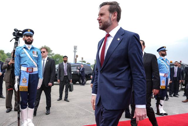 US Vice President JD Vance (C) arrives for the US-Iran peace talks in Islamabad on April 11, 2026. US Vice President JD Vance arrived in Islamabad on April 11 for talks with Iran that the Pakistani premier hosting the warring sides called a "make or break" effort to permanently halt weeks of fighting in the Middle East. (Photo by Jacquelyn MARTIN / POOL / AFP)