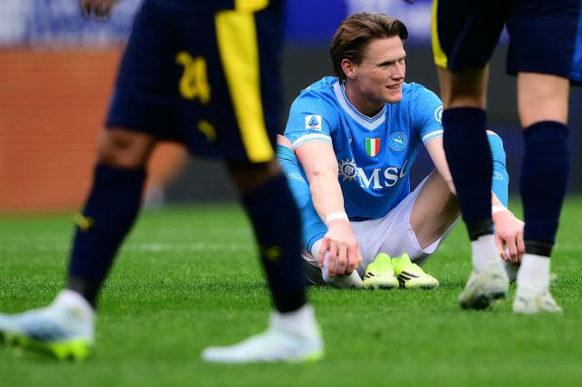 Napoli’s Scottish midfielder #8 Scott McTominay reacts at the end of the Italian Serie A football match between Parma and Napoli at the Ennio Tardini stadium in Parma on April 12, 2026. (Photo by MARCO BERTORELLO / AFP)