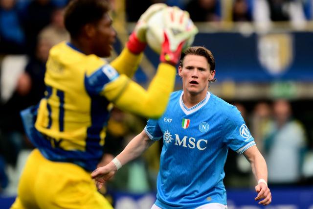 Napoli’s Scottish midfielder #8 Scott McTominay looks on during the Italian Serie A football match between Parma and Napoli at the Ennio Tardini stadium in Parma on April 12, 2026. (Photo by MARCO BERTORELLO / AFP)