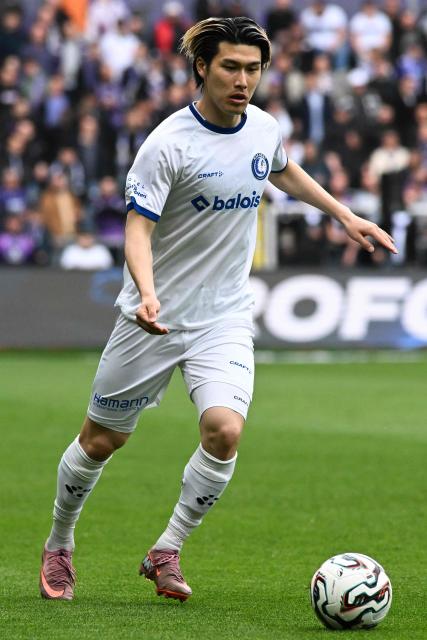 Gent's Daiki Hashioka runs with the ball during the Belgian Pro League football match between RSCA Anderlecht and KAA Gent at the Lotto Park in Brussels on April 12, 2026. (Photo by JILL DELSAUX / Belga / AFP) / Belgium OUT