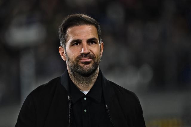 Como's Spanish coach Cesc Fabregas looks on ahead of the Italian Serie A football match between Como and Inter Milan at the Giuseppe Sinigaglia Stadium in Como on April 12, 2026. (Photo by Piero CRUCIATTI / AFP)