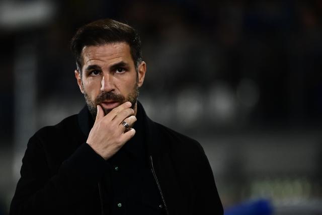 Como's Spanish coach Cesc Fabregas reacts ahead of the Italian Serie A football match between Como and Inter Milan at the Giuseppe Sinigaglia Stadium in Como on April 12, 2026. (Photo by Piero CRUCIATTI / AFP)