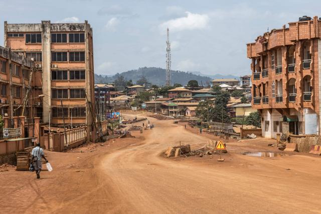 A general view of a deserted street during a “ghost town” strike in Bamenda, on April 13, 2026. Since the crisis began, the separatists have called for a "ghost town" strike each Monday, with shops shutting and locals told to stay at home. 
Cameroon's Northwest and Southwest regions have for over ten years been the theatre of a bloody conflict between government forces and armed separatists. 
The militants are demanding independence for the two regions, where English-speaking people predominate in the otherwise francophone-majority nation. (Photo by PATRICK MEINHARDT / AFP)