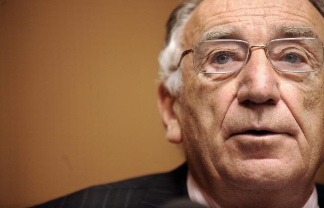 (FILES) The president of the French Football Federation (FFF) Jean-Pierre Escalettes speaks during a press conference at the Federation headquarters in Paris on September 12, 2008. The former president of the French Football Federation (FFF), Jean-Pierre Escalettes, who was in office during the lost 2006 World Cup final and the Knysna strike four years later, has died at the age of 90, the organization announced on Tuesday. (Photo by Franck FIFE / AFP)