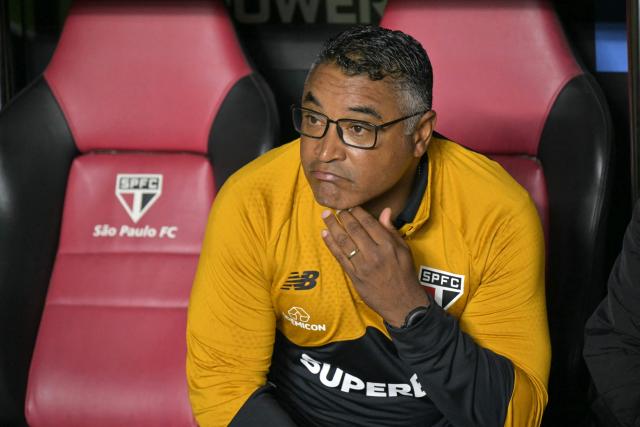 Sao Paulo's head coach Roger Machado looks on ahead of the Copa Sudamericana group stage football match between Brazil's Sao Paulo and Chile's O'Higgins at the Morumbi stadium in Sao Paulo, Brazil, on April 14, 2026. (Photo by Nelson ALMEIDA / AFP)