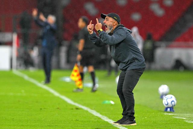 Mirassol's head coach Rafael Guanaes gestures during the Copa Libertadores group stage football match between Ecuador's Liga de Quito and Brazil's Mirassol at the Rodrigo Paz Delgado stadium in Quito on April 14, 2026. (Photo by Rodrigo BUENDIA / AFP)