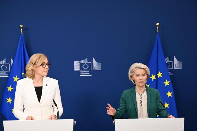 European Commission President Ursula von der Leyen and EU Executive Vice-President for Tech Sovereignty, Security and Democracy Henna Virkkunen (L) address a statement about the EU digital age verification app in Brussels on April 15, 2026. (Photo by Nicolas TUCAT / AFP)