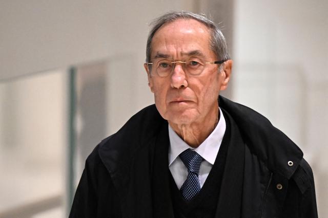 (FILES) Claude Gueant, defendant, former French presidency general secretary and former Interior minister, arrives for the verdict in the trial of former French president Nicolas Sarkozy for illegal campaign financing from Libya for his successful 2007 presidential bid, at the Tribunal de Paris courthouse in Paris, on September 25, 2025. On April 14, 2026, Gueant's lawyer Philippe Bouchez El Ghozi submitted a written statement from his client, who was unable to attend the hearing for health reasons. In it, the octogenarian made a dramatic break with his former boss, following the doubts about his integrity raised by the latter in the witness box. (Photo by JULIEN DE ROSA / AFP)