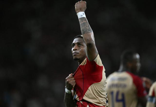 Independiente Medellin's forward #11 Yony Gonzalez celebrates after scoring his team's first goal during the Copa Libertadores group stage football match between Brazil's Flamengo and Colombia's Independiente Medellin at the Maracana stadium in Rio de Janeiro, Brazil, on April 16, 2026. (Photo by MAURO PIMENTEL / AFP)