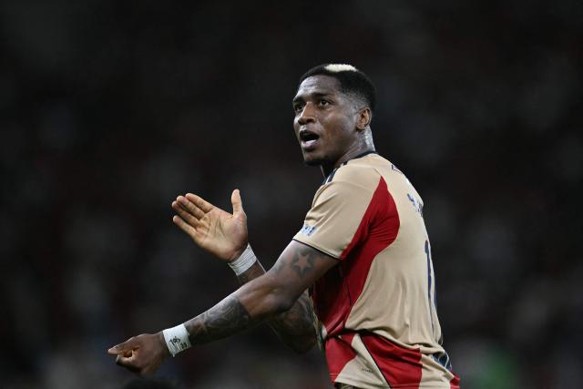 Independiente Medellin's forward #11 Yony Gonzalez celebrates after scoring his team's first goal during the Copa Libertadores group stage football match between Brazil's Flamengo and Colombia's Independiente Medellin at the Maracana stadium in Rio de Janeiro, Brazil, on April 16, 2026. (Photo by MAURO PIMENTEL / AFP)