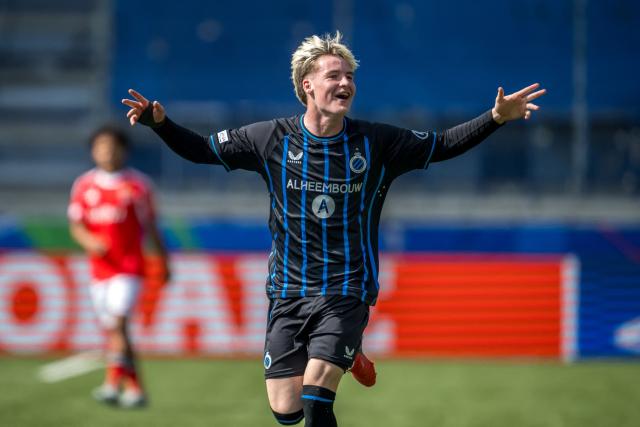Club Brugge's Belgian forward #89 Jakke Van Britsom reacts at the end of the UEFA Youth League semi-final football match between Benfica and Club Brugge at Stade de la Tuiliere in Lausanne, on April 17, 2026. (Photo by Fabrice COFFRINI / AFP)