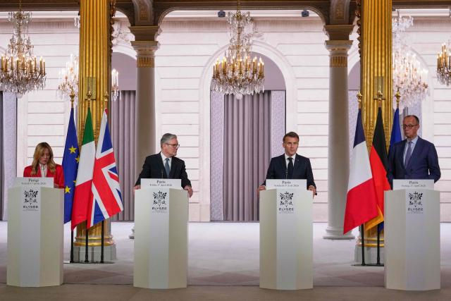 (LtoR) Italian Prime Minister Giorgia Meloni, British Prime Minister Keir Starmer, French President Emmanuel Macron and German Chancellor Friedrich Merz deliver a joint statement following an international summit on efforts to reopen the Strait of Hormuz at the Elysee Palace in Paris on April 17, 2026. French President Emmanuel Macron and UK Prime Minister Keir Starmer chair a meeting of allies to consider sending a multinational force to ensure security and free-flowing trade in the Strait of Hormuz once the current conflict between Iran and the US and Israel ends. Iran imposed the blockade on the critical shipping bottleneck as soon as the US and Israel launched the war against the Islamic republic on February 28, leading to a surge in global energy prices. Even with a shaky ceasefire in place, the US is now imposing its own blockade on Iranian ports. (Photo by Michel Euler / POOL / AFP)