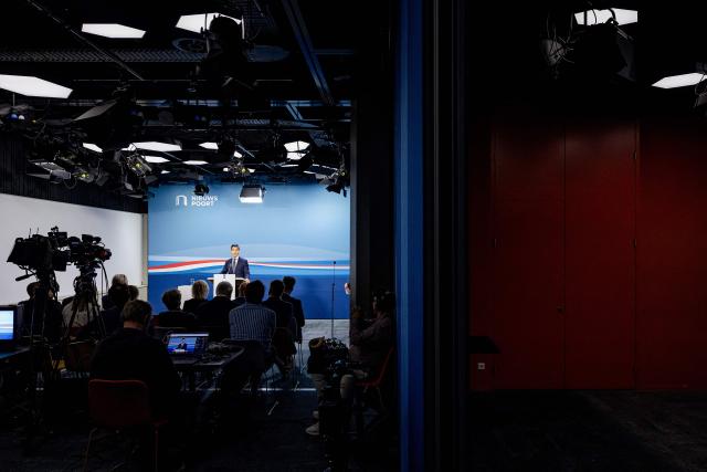 Dutch Prime minister Rob Jetten addresses media during a press conference following the weekly cabinet meeting in The Hague on April 17, 2026. (Photo by Ramon van Flymen / ANP / AFP) / Netherlands OUT