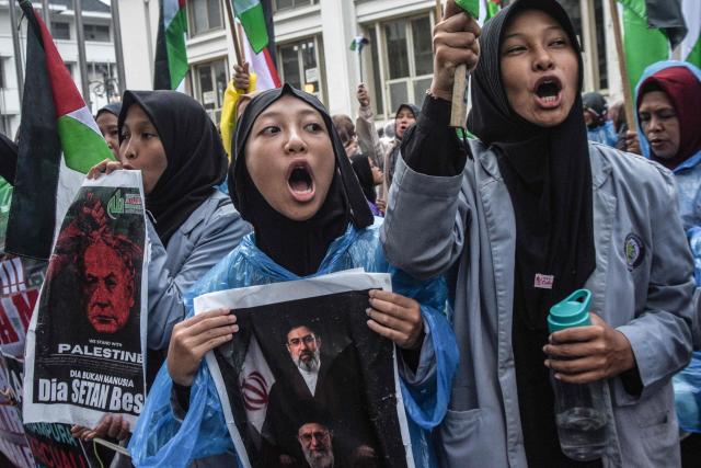 Muslims take part in a rally condemning US-Israeli attacks on Iran and Israeli attacks on Lebanon and Palestine, in Bandung, West Java, on April 17, 2026. (Photo by Timur Matahari / AFP)