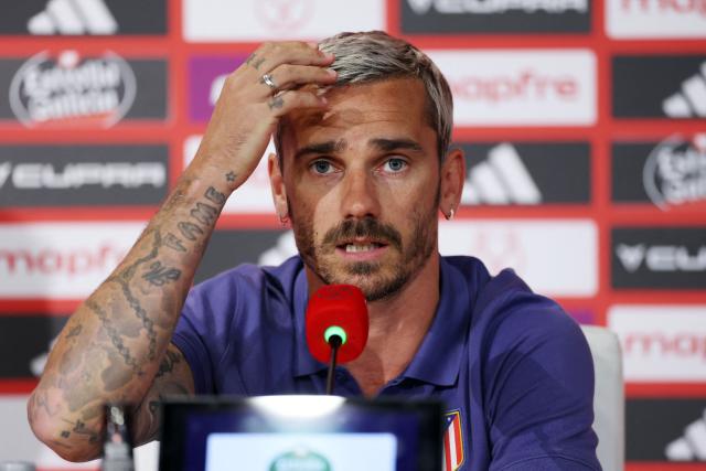 Atletico Madrid's French forward #07 Antoine Griezmann gives a press conference on the eve of the Copa del Rey (King's Cup) final football match between Club Atletico de Madrid and Real Sociedad at La Cartuja stadium in Seville, on April 17, 2026. (Photo by Thomas COEX / AFP)