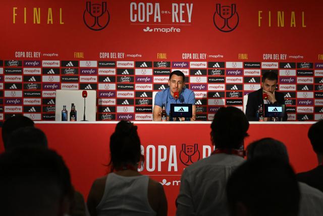 Real Sociedad's Spanish forward #10 Mikel Oyarzabal gives a press conference on the eve of the Copa del Rey (King's Cup) final football match between Club Atletico de Madrid and Real Sociedad at La Cartuja stadium in Seville, on April 17, 2026. (Photo by Cristina Quicler / AFP)