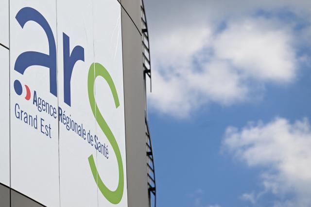This photograph shows the logo of the Agence Régionale de Santé Grand-Est ARS (Grand-Est Regional Health Agency) in Nancy, northeastern France on April 17, 2026. (Photo by Jean-Christophe VERHAEGEN / AFP)