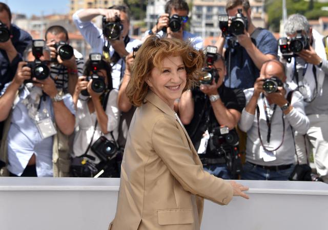(FILES) French actress Nathalie Baye poses on May 19, 2016 during a photocall for the film "It's Only The End Of The World (Juste La Fin Du Monde)" at the 69th Cannes Film Festival in Cannes, southern France. Nathalie Baye, 77, passed away on April 17, 2026, announced her family to Agence France-Presse on April 18, 2026. (Photo by LOIC VENANCE / AFP)