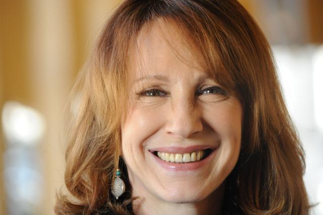 (FILES) French actress Nathalie Baye poses during the presentation of her new movie  "Passe-Passe" directed by Tonie Marshall at the Gantois Hotel in Lille nothern France, on April 5, 2008. Nathalie Baye, 77, passed away on April 17, 2026, announced her family to Agence France-Presse on April 18, 2026. (Photo by FRANCOIS LO PRESTI / AFP)