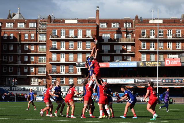 Players compete in the line-out during the Women's Six Nations international rugby union match between Wales and France  at the Cardiff Arms Park, in Cardiff, southern Wales on April 18, 2026. (Photo by Adrian Dennis / AFP)