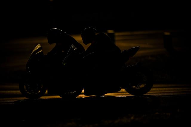 Riders compete during the 49th Le Mans 24-hours endurance moto race on the Bugatti circuit in Le Mans, north-western France, on April 18, 2026. (Photo by JULIEN DE ROSA / AFP)