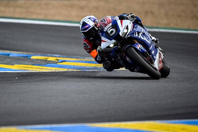 FCC TSR Honda formula EWC Britain rider #5 John Mcphee competes during the 49th Le Mans 24-hours endurance moto race on the Bugatti circuit in Le Mans, north-western France, on April 18, 2026. (Photo by JULIEN DE ROSA / AFP)
