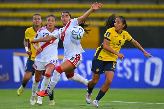Peru's midfielder #06 Khloe Olano and Ecuador's midfielder #05 Stefany Cedeno fight for the ball during the CONMEBOL Nations League Women football match between Ecuador and Peru at the Olimpico Atahualpa stadium in Quito, on April 18, 2026. (Photo by Rodrigo BUENDIA / AFP)