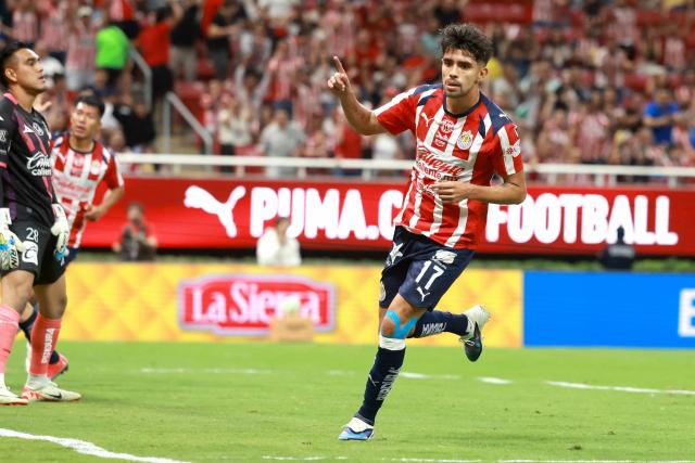 Guadalajara's forward #17 Ricardo Marin celebrates scoring his team's second goal during the Liga MX Clausura football match between Guadalajara and Puebla at Akron stadium in Zapopan, Jalisco state, Mexico on April 18, 2026. (Photo by ULISES RUIZ / AFP)