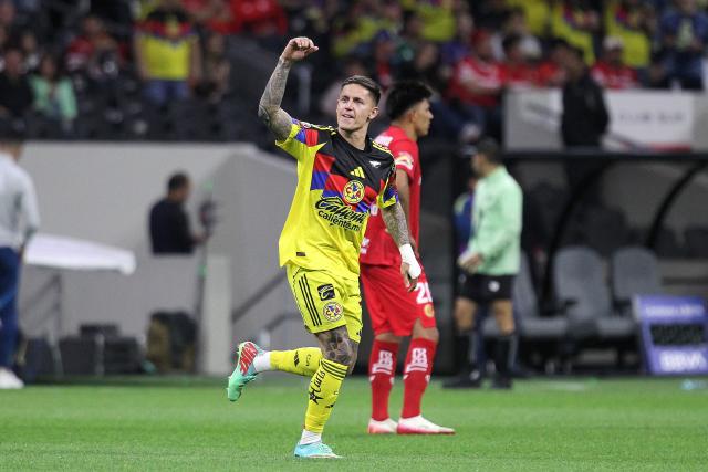 America's Uruguayan midfielder #07 Brian Rodriguez celebrates scoring his team's second goal during the Liga MX Clausura tournament football match between America and Toluca at the Azteca Stadium in Mexico City on April 18, 2026. (Photo by Victor CRUZ / AFP)