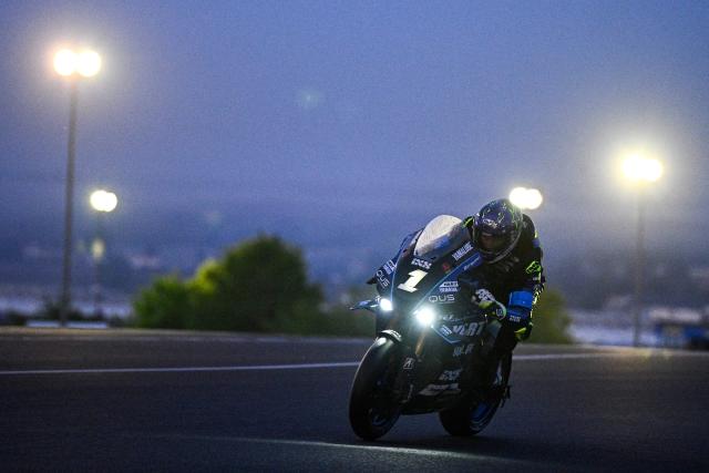 Yart Yamaha Official formula EWC Czech rider n°1 Karel Hanika competes during the 49th Le Mans 24-hours endurance moto race, in Le Mans, northwestern France, on April 19, 2026. (Photo by JULIEN DE ROSA / AFP)
