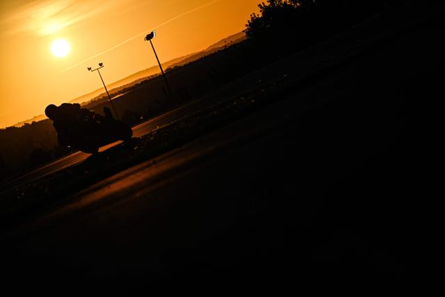 A rider competes during the 49th Le Mans 24-hours endurance moto race, in Le Mans, northwestern France on April 19, 2026. (Photo by JULIEN DE ROSA / AFP)
