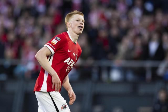 AZ Alkmaar's Dutch midfielder #26 Kees Smit celebrates scoring his team's fourth goal during the Dutch Cup final football match between AZ Alkmaar and NEC Nijmegen at De Kuip Stadium in Rotterdam on April 19, 2026. (Photo by Koen van Weel / ANP / AFP) / Netherlands OUT