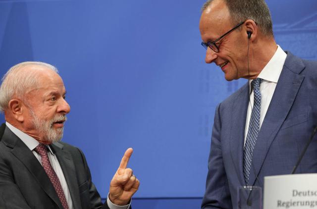 Brazilian President Luiz Inacio Lula da Silva (L) and German Chancellor Friedrich Merz attend a joint press conference after the German-Brazilian governmental consultations meeting in Hanover, northern Germany on April 20, 2026, that is taking place on the sidelines of the Hannover Messe industrial trade fair. Brazil is the 2026 partner country of the fair, that will be running until April 24, 2026. (Photo by Odd ANDERSEN / AFP)