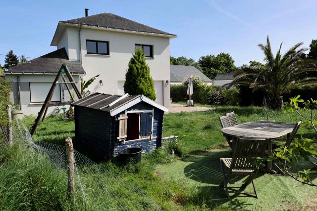 This picture shows the house of missing 31-year-old mother Manon Relandeau and her baby, in Saint-Etienne de Montluc, western France, on April 21, 2026. The search continued on April 21  for Manon Relandeau, who has not been heard from since late March and who, according to the public prosecutor’s office, may have been killed. Her 15-month-old baby is also missing, the prosecutor’s office added, which has launched an investigation into murder and abduction. The investigations “point towards the hypothesis that the young woman has been murdered”, according to the same source. Her partner, aged 41 and the father of the little girl, flew out of Nantes on April 2 with the child, bound for Algeria, according to the public prosecutor’s office. (Photo by Fred TANNEAU / AFP)