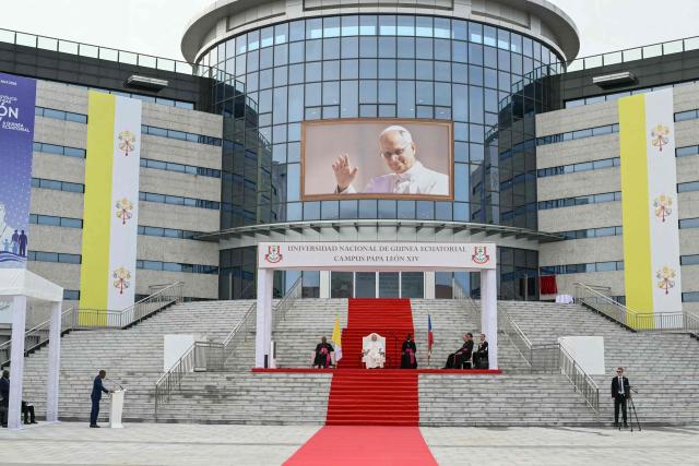 Pope Leo XIV (C) meets with the World of Culture at the Leon XIV Campus of the National University in Malabo on the ninth day of an 11-day apostolic journey to Africa, on April 21, 2026. (Photo by Alberto PIZZOLI / AFP)