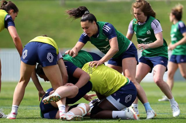 France's wing Lea Murie (C) takes part in a training session, as part of the preparation for the 6 Nations Rugby Union tournament match between France and Ireland in Marcoussis, south of Paris, on April 21, 2026. (Photo by FRANCK FIFE / AFP)