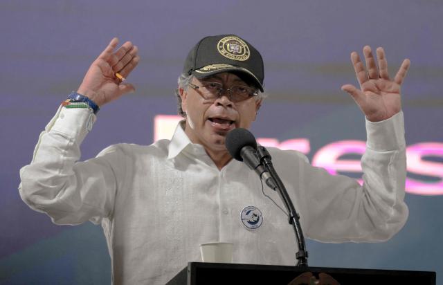 (FILES) Colombia's President Gustavo Petro delivers speech during the inauguration of a Multi Campus of the Escuela Nacional del Deporte University at the Siloe slum in Cali, Colombia on November 21, 2025. Colombian President Gustavo Petro ended on April 21, 2026, the peace negotiations with one of the country’s main guerrilla groups, led by ‘Calarca’, marking another setback for his peace policy ahead of his departure from office in August. (Photo by JOAQUIN SARMIENTO / AFP)