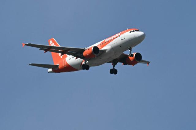 An Airbus A319-111 passenger aircraft operated by EasyJet prepares to land at Liverpool John Lennon Airport in Liverpool, north west England on April 22, 2026. The EU unveiled on April 22 plans to address the energy crisis triggered by the war in the Middle East, including improved monitoring of jet fuel supplies as the prospect of shortages rattles Europe ahead of the summer travel season. (Photo by Paul ELLIS / AFP)