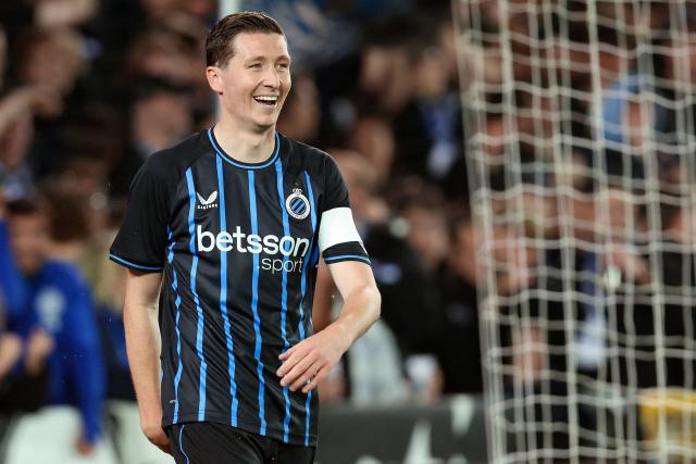 Club Brugge's Belgian midfielder #20 Hans Vanaken celebrates after he scored his team's fifth goal during the Belgian "Pro League" First Division football match between Club Brugge KV and KV Mechelen at the Jan Breydel Stadium in Bruges on April 22, 2026. (Photo by BRUNO FAHY / BELGA / AFP) / Belgium OUT