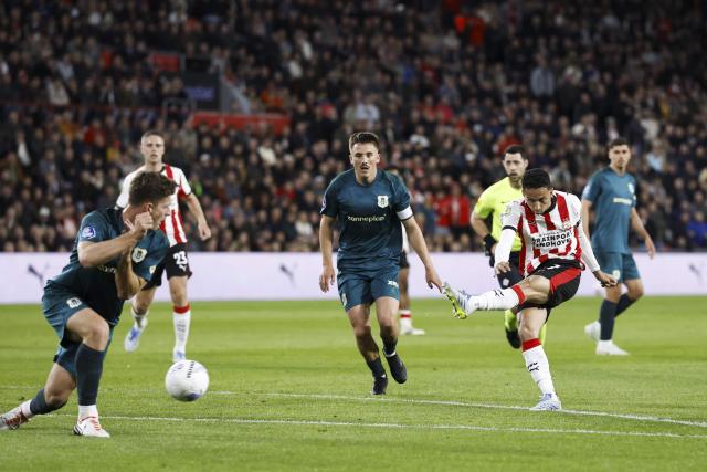 Mauro PSV Eindhoven's Brazilian defender #17 Mauro Junior shoots the ball during the Dutch Eredivisie football match between PSV Eindhoven and PEC Zwolle at Philips Stadion in Eindhoven on April 23, 2026. (Photo by MAURICE VAN STEEN / ANP / AFP) / Netherlands OUT