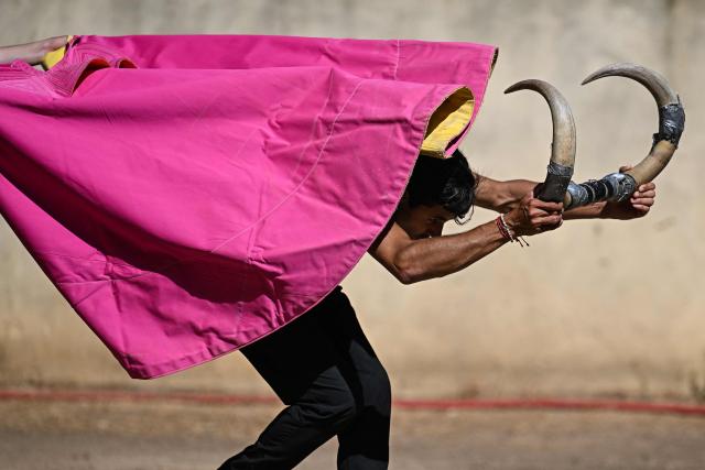 French matador Carlos Olsina takes part in a training session in Beziers' bullring, on April 24, 2025. (Photo by Gabriel BOUYS / AFP)