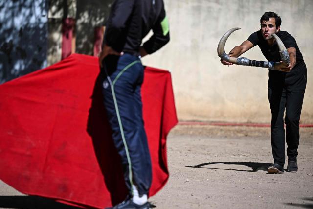 French matador Carlos Olsina takes part in a training session in Beziers' bullring, on April 24, 2025. (Photo by Gabriel BOUYS / AFP)