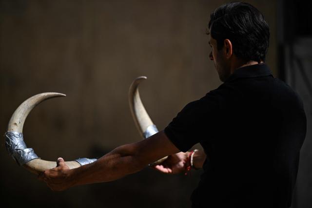 French matador Carlos Olsina takes part in a training session in Beziers' bullring, on April 24, 2025. (Photo by Gabriel BOUYS / AFP)